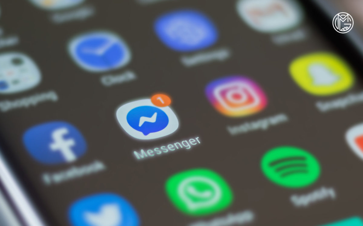 Facebook-Messenger-On-Phone